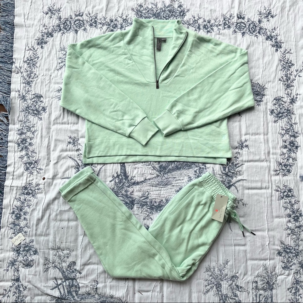 ✨🆕✨Sweaty betty track suit set